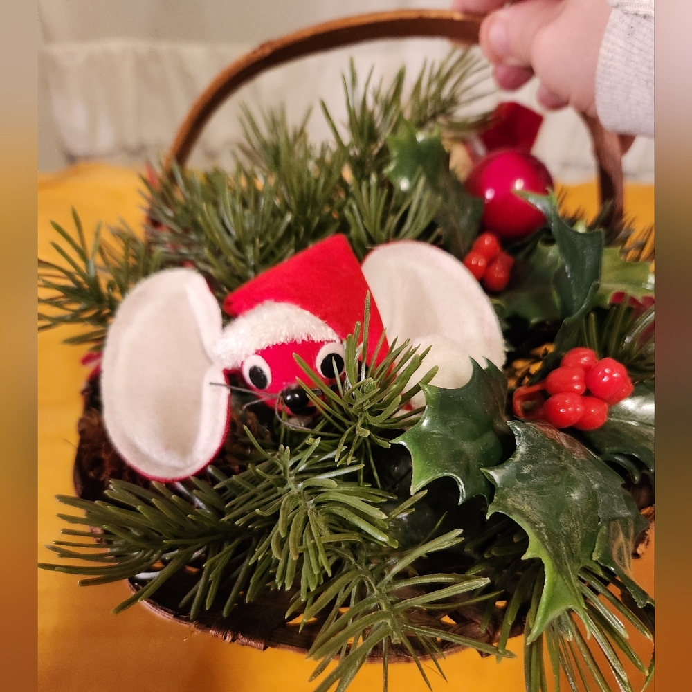 Vintage Christmas Super Cute Mouse and Santa Geenery Basket Centerpiece